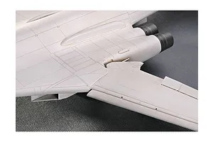 Trumpeter 1/72 TU-160 Blackjack Bomber Jet Scaled Plastic Model Kit image 25391