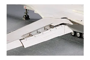 Trumpeter 1/72 TU-160 Blackjack Bomber Jet Scaled Plastic Model Kit image 25399