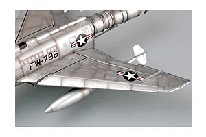 Trumpeter 1/32 North American F-100D Super Sabre Fighter Jet Scaled Plastic Model Kit image 25585