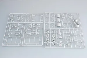 Trumpeter 1/32 North American F-100D Super Sabre Fighter Jet Scaled Plastic Model Kit image 25593
