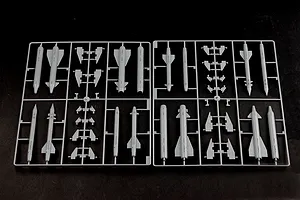 Trumpeter 1/32 EF-2000B Typhoon Eurofighter Jet Scaled Plastic Model Kit image 25636