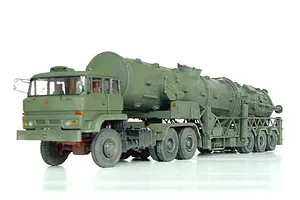Trumpeter 1/35 DF-21 Ballistic Missile Launcher Truck Scaled Plastic Model Kit image 26023