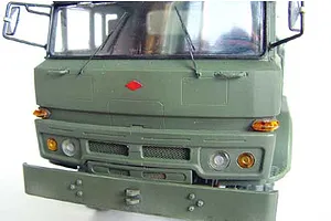 Trumpeter 1/35 DF-21 Ballistic Missile Launcher Truck Scaled Plastic Model Kit image 26024