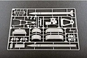 Trumpeter 1/35 Russian 9P113 TEL w/ 9M21 of 9K52 Luna-M Short Range Artillery Truck Scaled Plastic Model Kit image 26039