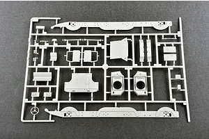 Trumpeter 1/35 Russian 9P113 TEL w/ 9M21 of 9K52 Luna-M Short Range Artillery Truck Scaled Plastic Model Kit image 26042