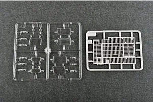 Trumpeter 1/35 Russian 9P113 TEL w/ 9M21 of 9K52 Luna-M Short Range Artillery Truck Scaled Plastic Model Kit image 26044