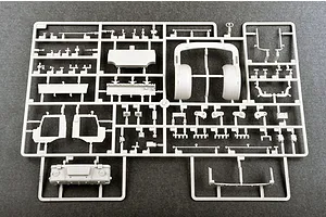 Trumpeter 1/35 Russian 9P113 TEL w/ 9M21 of 9K52 Luna-M Short Range Artillery Truck Scaled Plastic Model Kit image 26045