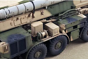 Trumpeter 1/35 Russian 9P113 TEL w/ 9M21 of 9K52 Luna-M Short Range Artillery Truck Scaled Plastic Model Kit image 26053