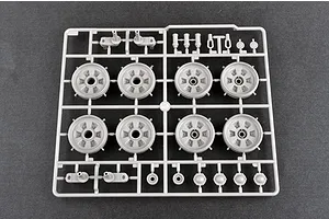 Trumpeter 1/35 Russian T-72b Main Battle Tank Scaled Plastic Model Kit image 26854