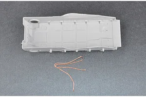 Trumpeter 1/35 Russian T-80BV Main Battle Tank Scaled Plastic Model Kit image 27100