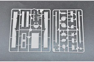 Trumpeter 1/35 Russian T-80BV Main Battle Tank Scaled Plastic Model Kit image 27104