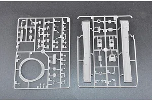 Trumpeter 1/35 Russian T-80BV Main Battle Tank Scaled Plastic Model Kit image 27108