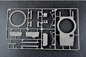 Trumpeter 1/35 Iraqi Regular Army 1972 T-62 Tank Scaled Plastic Model Kit image 27328