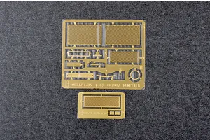 Trumpeter 1/35 Iraqi Regular Army 1972 T-62 Tank Scaled Plastic Model Kit image 27334