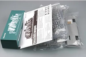 Trumpeter 1/35 German Geschutzwagen Armoured Train Scaled Plastic Model Kit image 27374