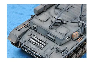 Trumpeter 1/35 German Bergepanzer IV Recovery Tractor Scaled Plastic Model Kit image 27499