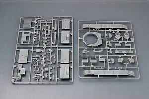 Trumpeter 1/35 German 10.5cm Geschutzwagen IVB (Sd.Kfz. 165/1) Tank Scaled Plastic Model Kit image 28273