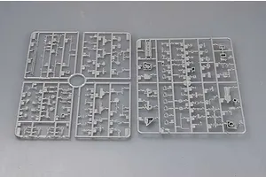 Trumpeter 1/35 German 10.5cm Geschutzwagen IVB (Sd.Kfz. 165/1) Tank Scaled Plastic Model Kit image 28275