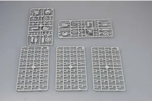 Trumpeter 1/35 German 10.5cm Geschutzwagen IVB (Sd.Kfz. 165/1) Tank Scaled Plastic Model Kit image 28276