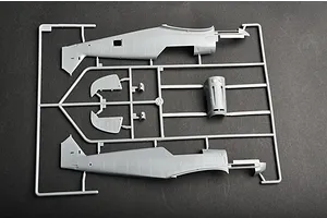 Trumpeter 1/32 Messerschmitt Bf 109E-7 Fighter Scaled Plastic Model Kit image 28745