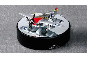 Trumpeter Model 7-inch Turntable Display image 29441
