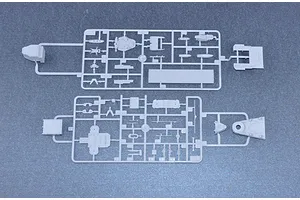 Trumpeter 1/700 HMS Warspite 1942 Battleship Plastic Model Kit image 30183