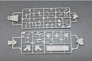 Trumpeter 1/700 HMS Barham 1941 Battleship Plastic Model Kit image 30220