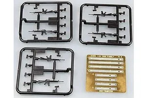 Trumpeter 1/35 M16A1, AR15, M16, M4 6Pcs Scaled Plastic Model Kit image 31106