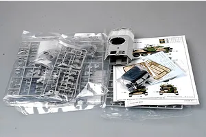 Trumpeter 1/35 Australian Light Armoured Vehicle (ASLAV-25) Scaled Plastic Model Kit w/ Australian Decals image 33010