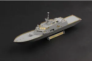 Trumpeter 1/350 USS Freedom LCS-1 Plastic Model Kit image 41311
