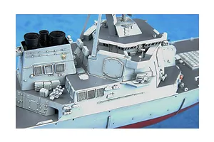 Trumpeter 1/350 USS Arleigh Burke DDG-51 Destroyer Plastic Model Kit image 41375