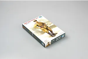Trumpeter 1/16 WWII Soviet Officer (Vol.2) Scaled Plastic Model Kit image 41389