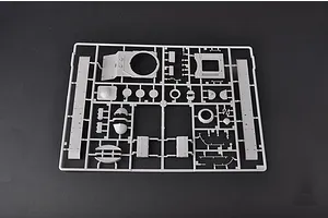 Trumpeter 1/35 Soviet KV-122 Heavy Tank Scaled Plastic Model Kit image 41413