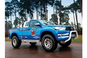 Tamiya CC-01 Toyota Hilux Extra Cab RC Rock Crawler Electric 4WD 1/10 Scale Kit image 43651