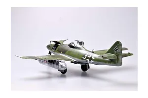 Trumpeter 1/32 Messerschmitt Me 262 A-1a w/ R4M Rockets Fighter Jet Scaled Plastic Model Kit image 44071