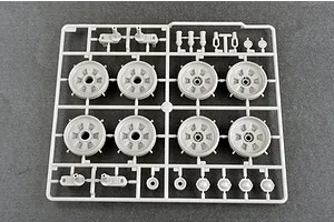 Trumpeter 1/16 Russian T-72B1 w/ Kontakt-1 Reactive Armor Main Battle Tank Scaled Plastic Model Kit image 44755