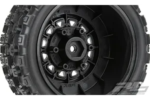 Pro-Line 2.2/3.0" Badlands MX SC M2 (Medium) Tyres on Black Raid Rims - Glued Wheels 2Pcs image 49705