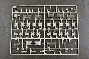 Trumpeter 1/35 Russian T-80BVM Battle Tank Scaled Plastic Model Kit image 50068