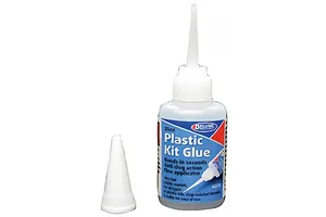 Deluxe Materials Plastic Kit Glue 20ml image 51621