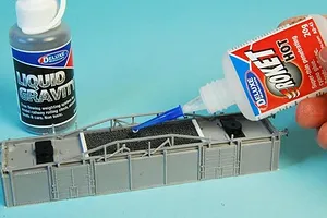 Deluxe Materials Liquid Gravity 240g image 51626