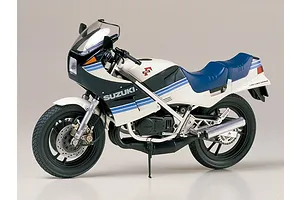 Tamiya 1/12 Suzuki RG250 ? (Gamma) Motorcycle Plastic Model Kit image 52439