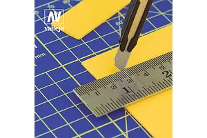 Vallejo Retractable Slim Snap-Off Knife & 10Pcs Blades image 53611