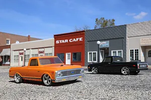 Losi V-100 1972 Chevy C10 RC Pick-Up Truck Electric 4WD 1/10 Scale RTR - Black image 57693