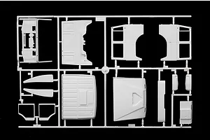 Italeri 1/24 Iveco Turbostar 190-42 Canvas With Elevator Scaled Plastic Model Kit image 59127