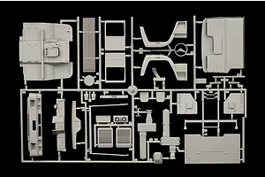 Italeri 1/24 Iveco Turbostar 190-42 Canvas With Elevator Scaled Plastic Model Kit image 59130