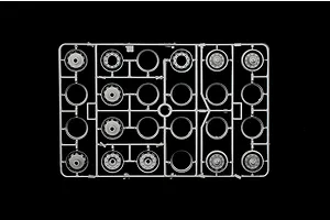 Italeri 1/24 Scania Y143H 6x2 Truck Scaled Plastic Model Kit image 59175