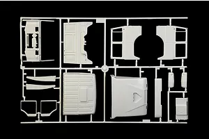 Italeri 1/24 Iveco Turbostar 190.48 Special Truck Scaled Plastic Model Kit image 59192