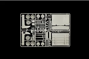 Italeri 1/24 Volvo F16 Globetrotter Canvas Truck With Elevator Scaled Plastic Model Kit image 59222