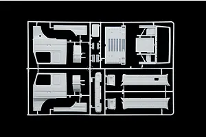 Italeri 1/24 Scania Streamline 143H 6x2 Truck Scaled Plastic Model Kit image 59251
