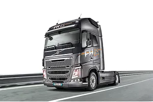 Italeri 1/24 Volvo FH4 Globetrotter XL Plastic Model Kit image 65513